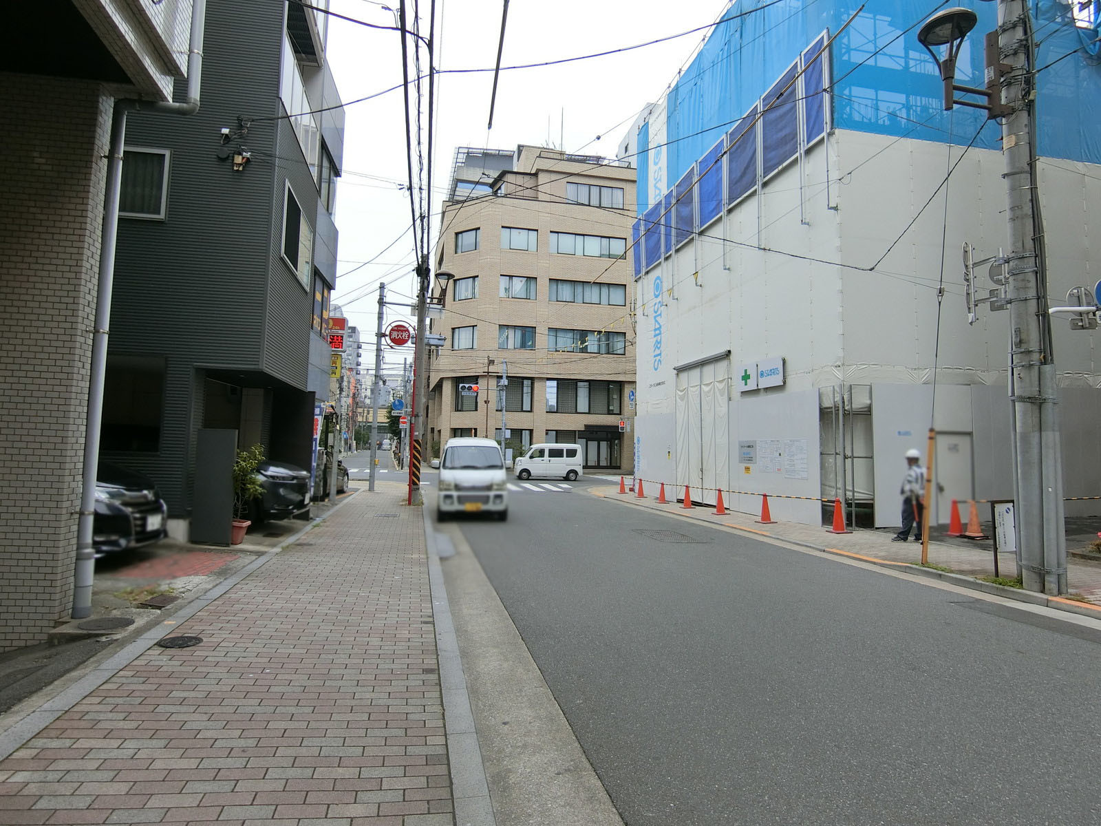 長島エレガンス第3ビル前面の通り