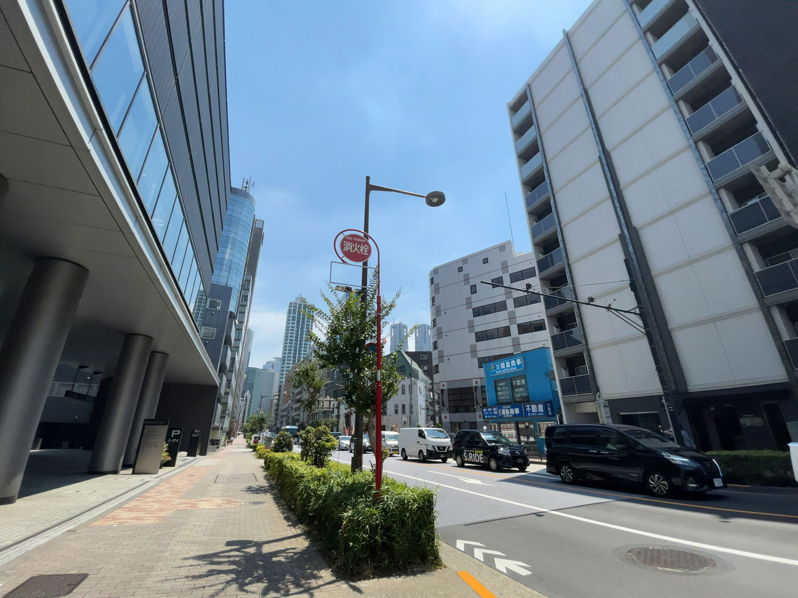 渋谷本町ビル前面の方南通り