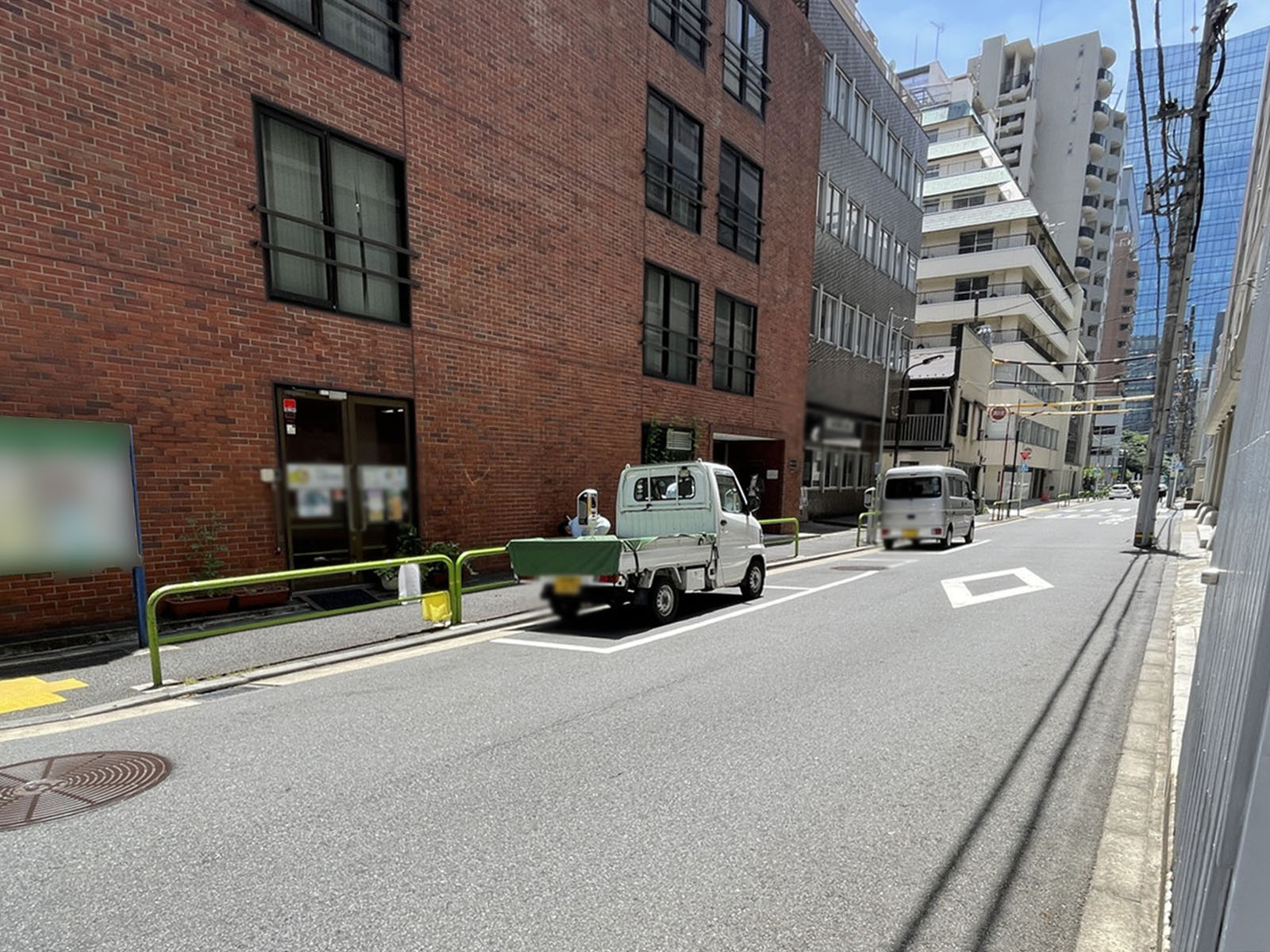 新橋アネックスの前面道路