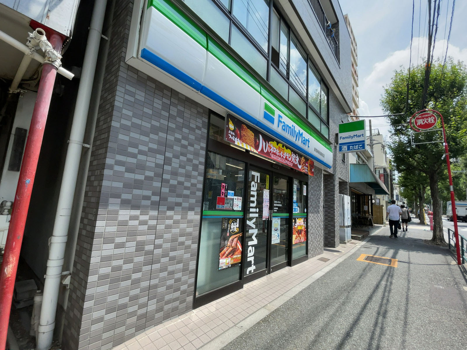 徒歩1分のファミリーマート