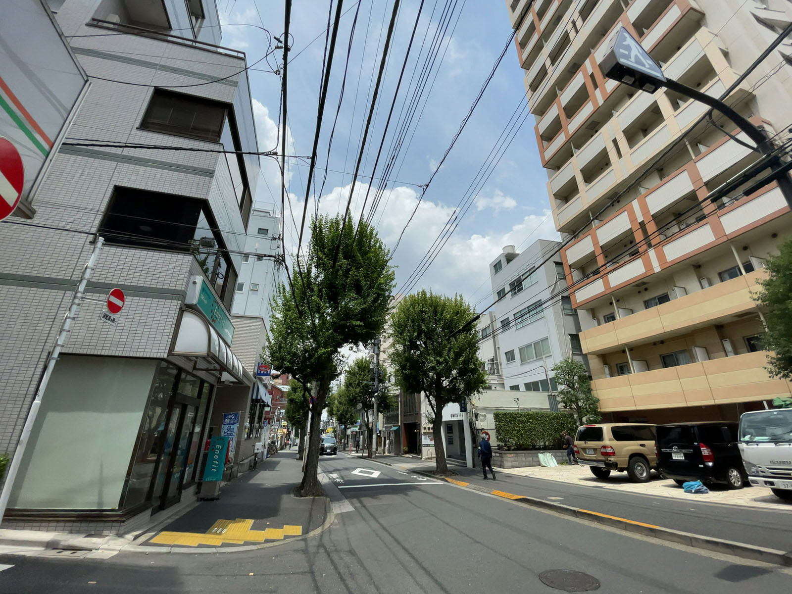 千種ビル前面の通り