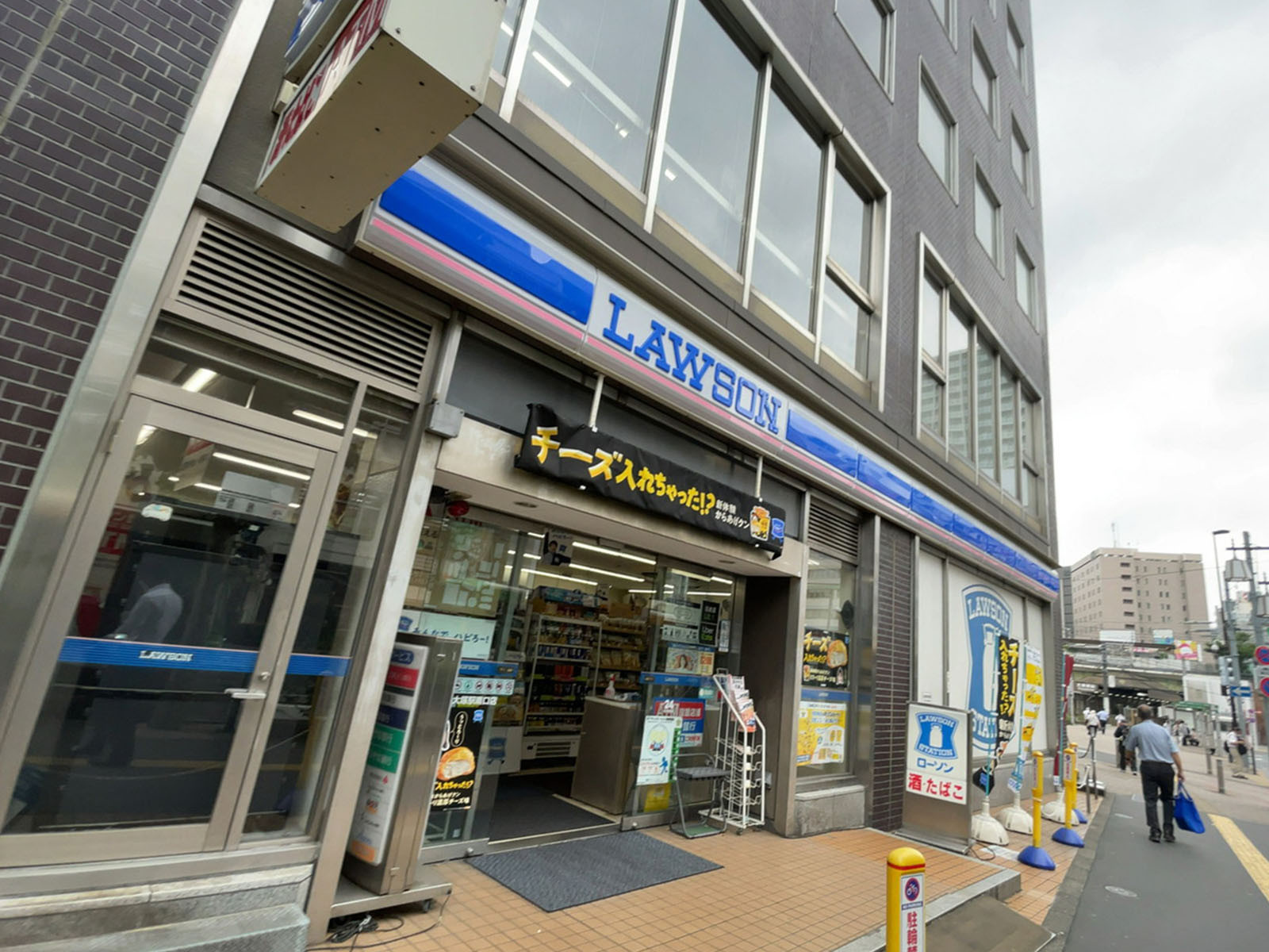 徒歩1分のローソン 大塚駅南口店