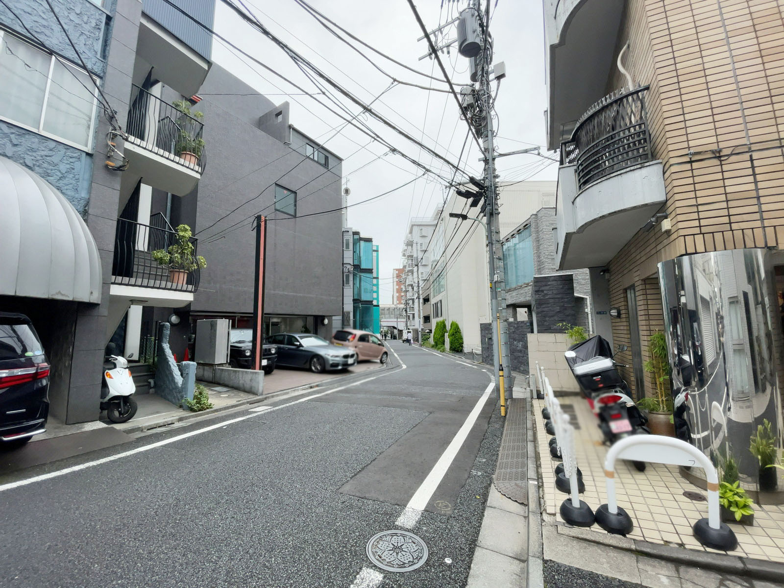 ウエスタ六本木前面の通り