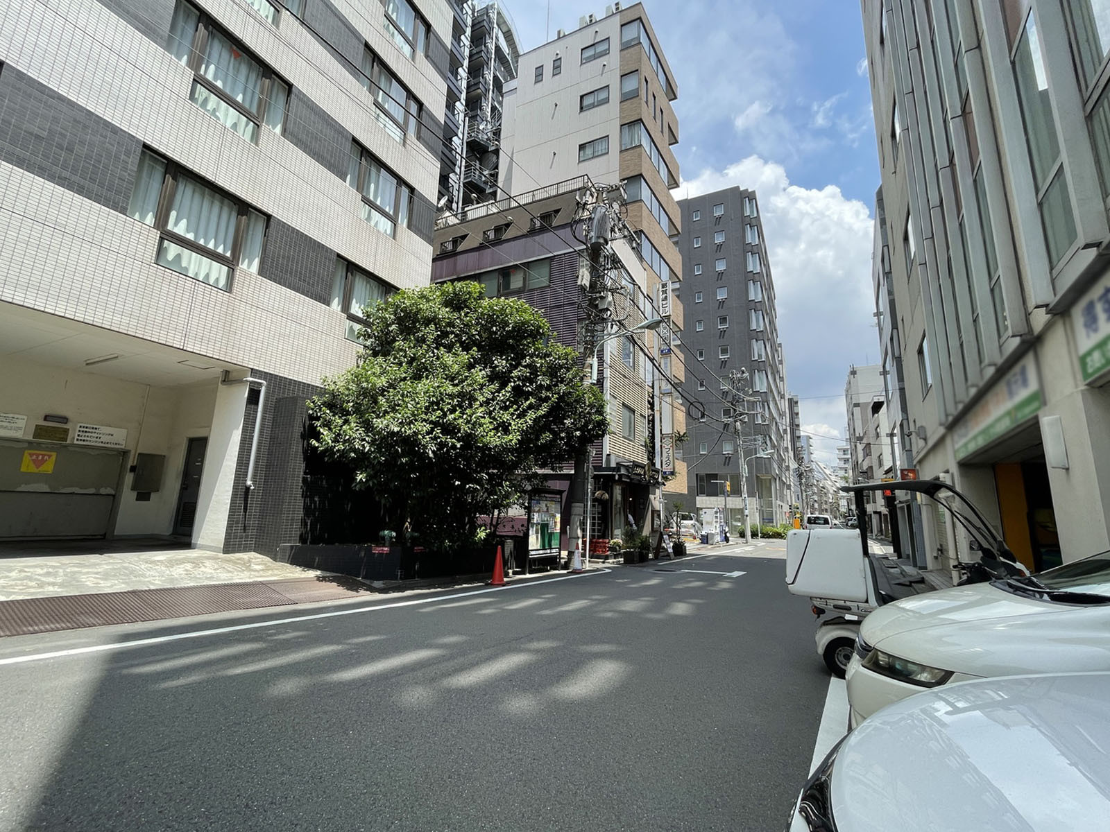 房州ビル前面の道路