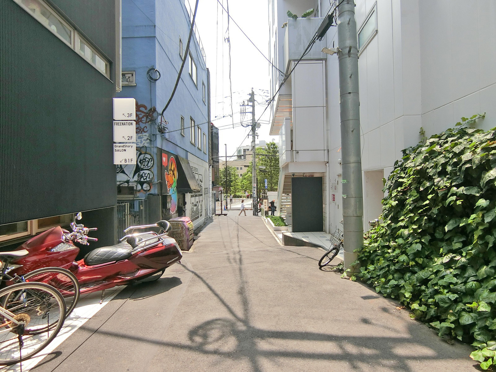 GrandStory SHIBUYA前面の通り