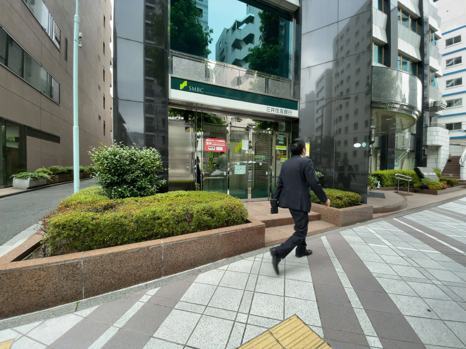 付近の三井住友銀行ATM