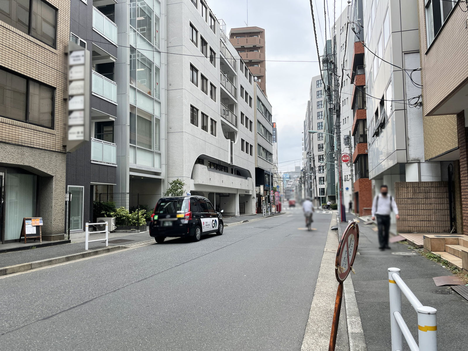 STビル前面の道路
