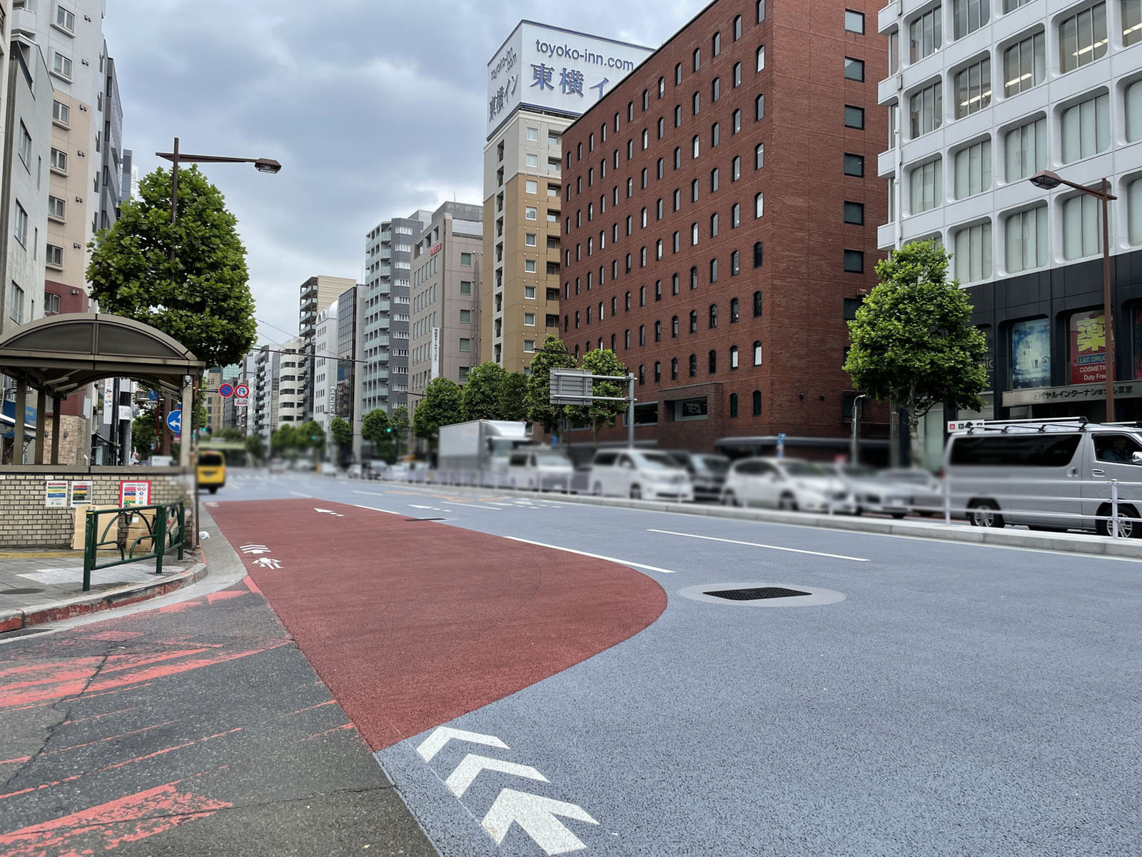 三井住友銀行浅草橋南ビルの前面道路