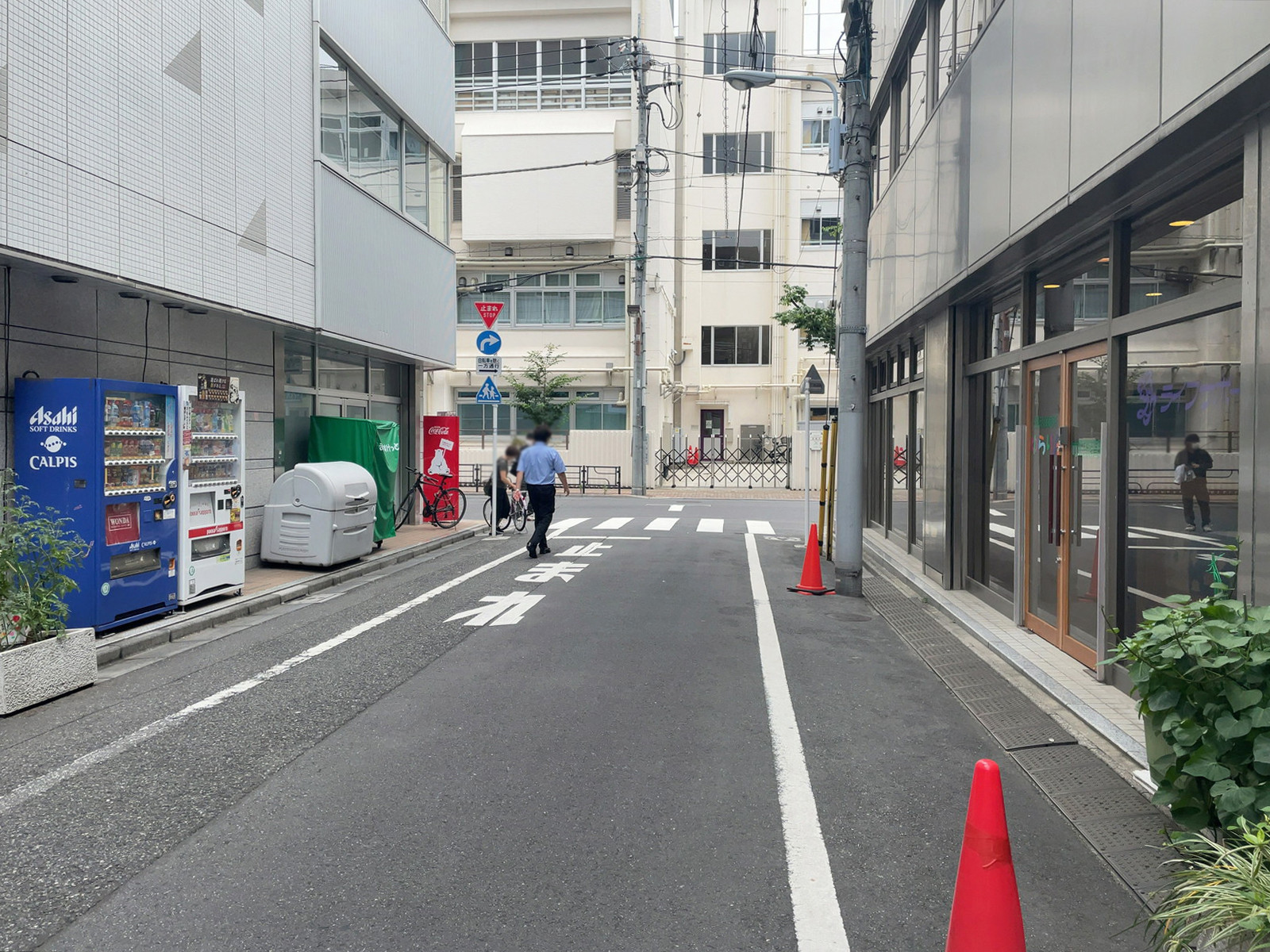 偕楽ビルディング台東前面の通り