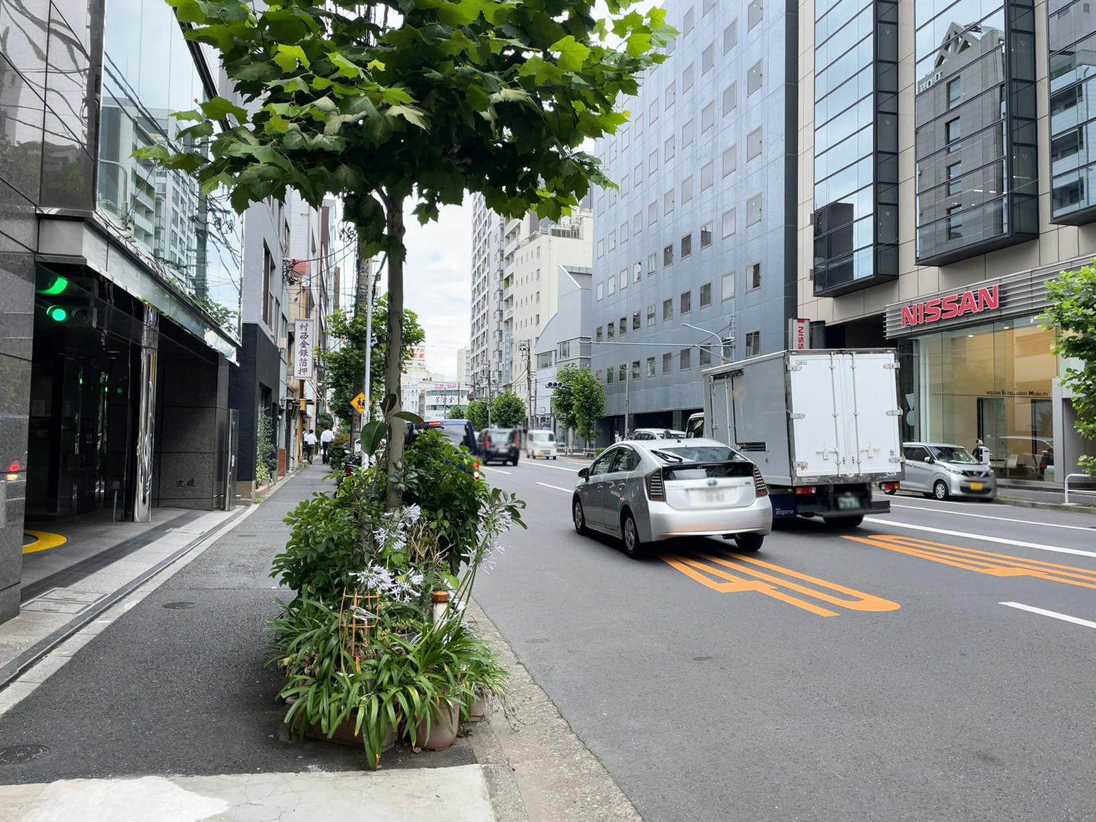 第7大銀ビル前面の清洲橋通り