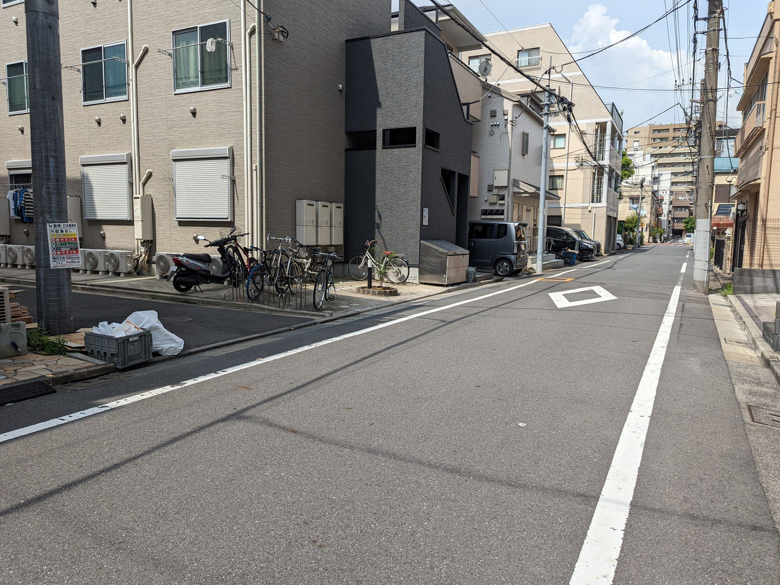 フラントゥール前面の通り