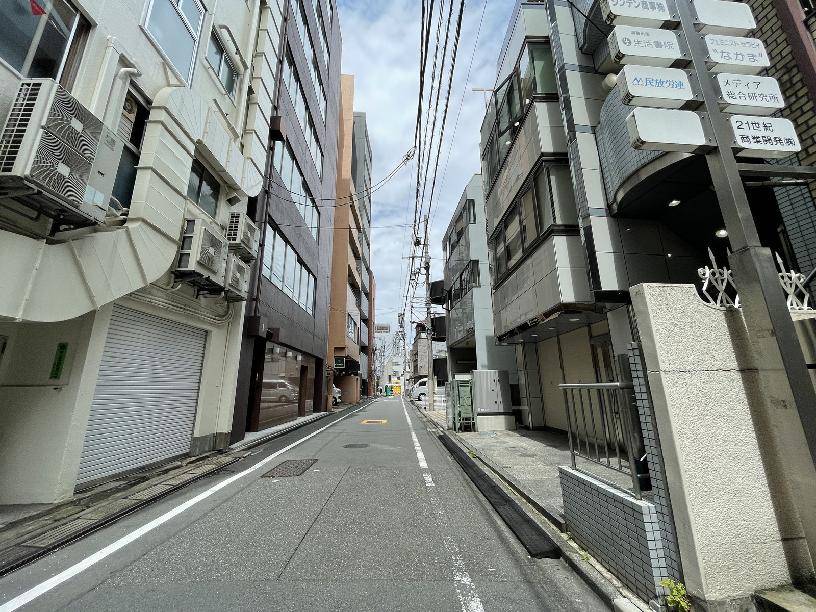四谷MSビル前面の通り