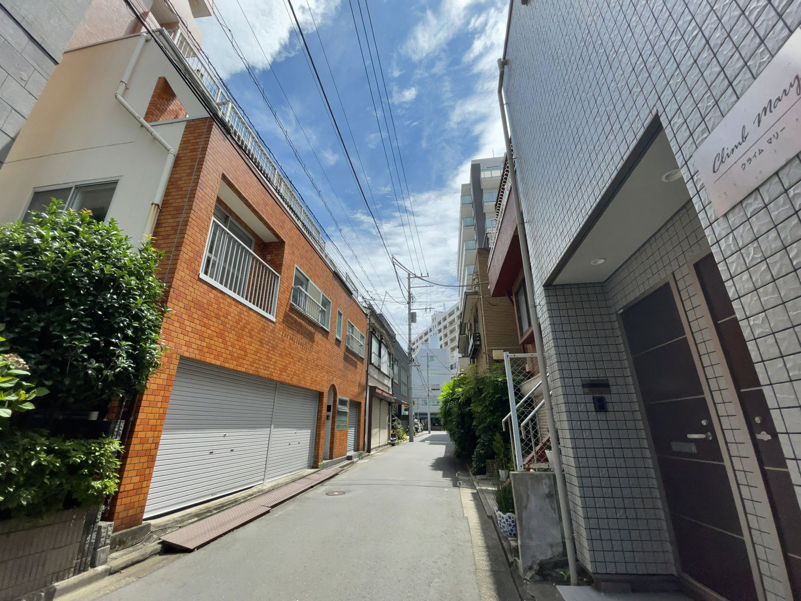 湯島戸建ビル前面がの通り