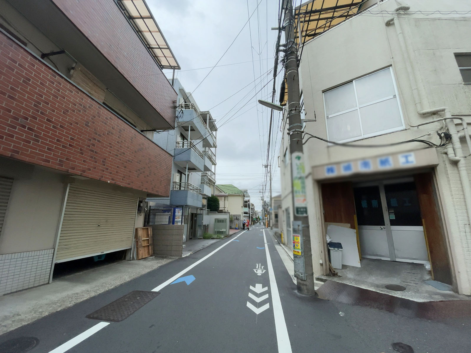 周辺は落ち着いた住宅街