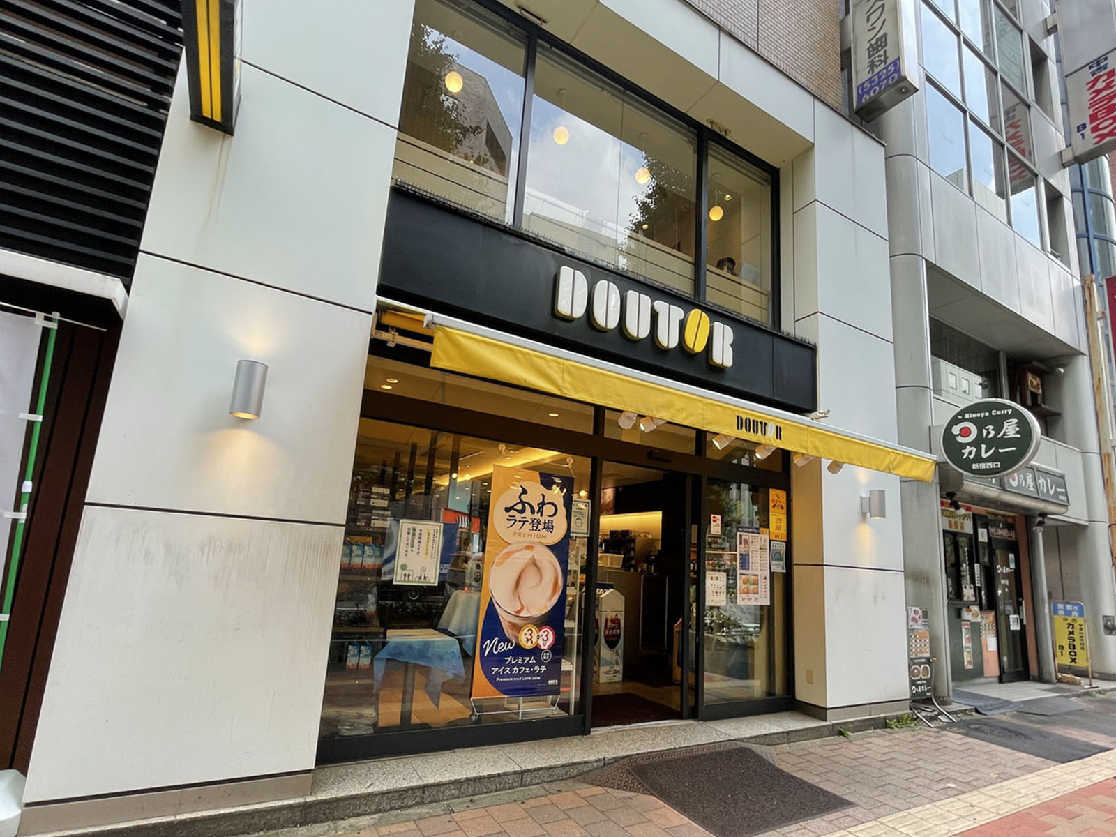 徒歩1分のドトールコーヒーショップ