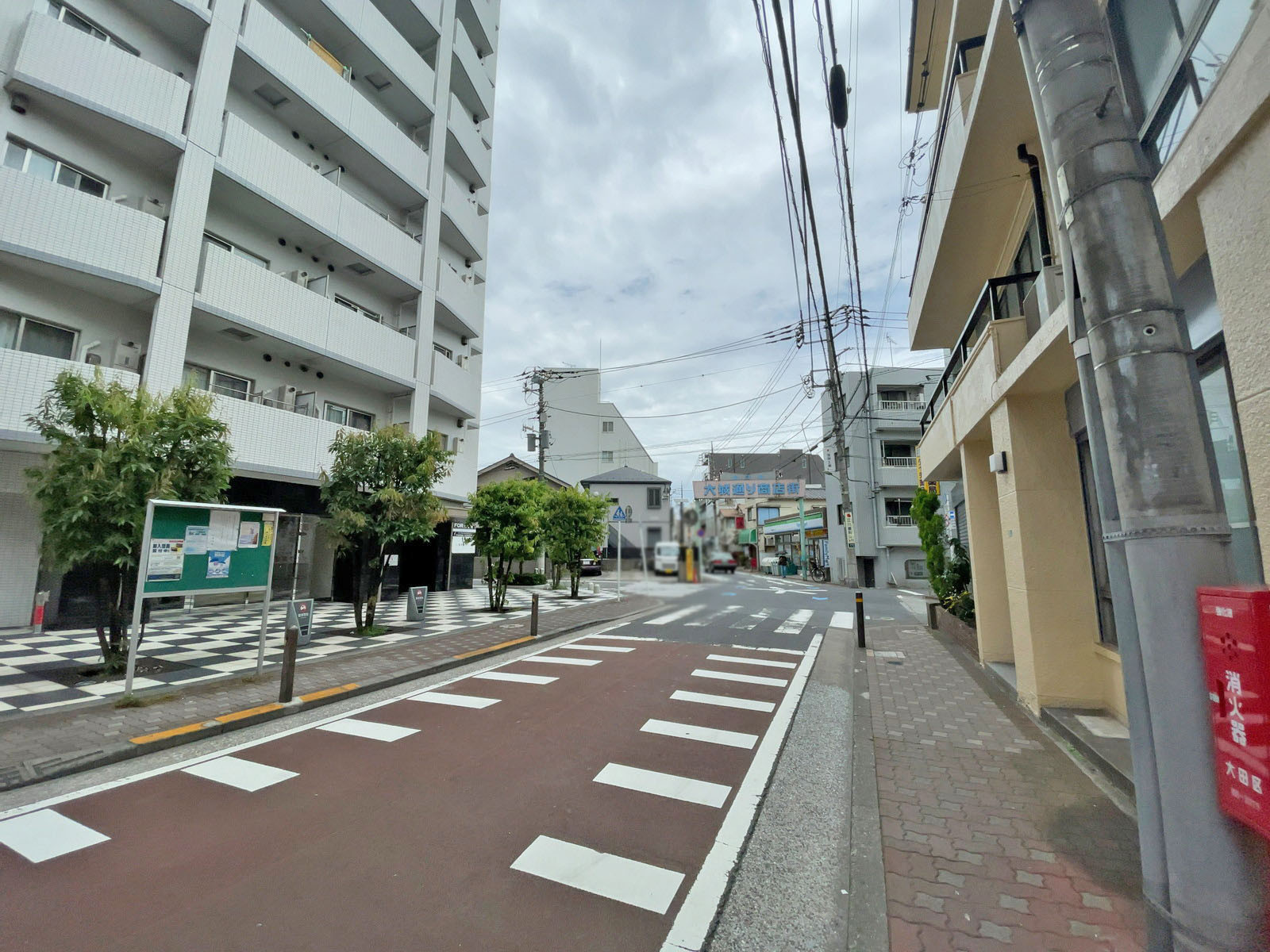 生田目保全ビル前面の通り