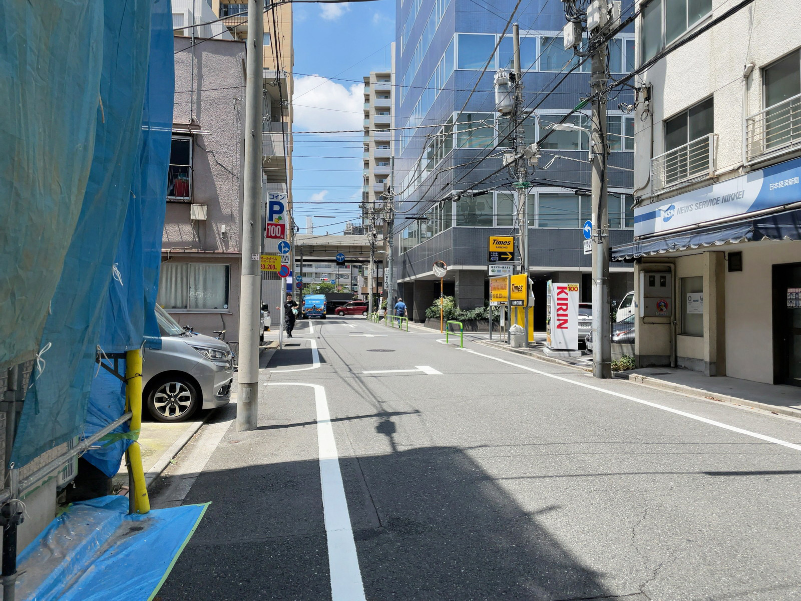 SKビル前面の通り