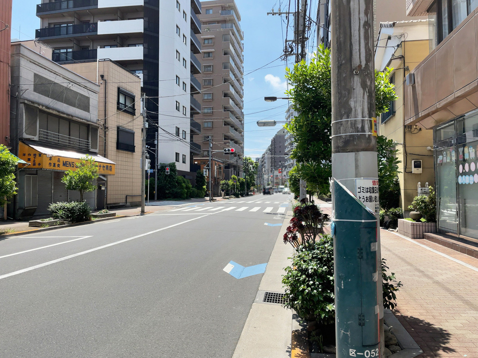 三井ビル前面の左衛門橋通り