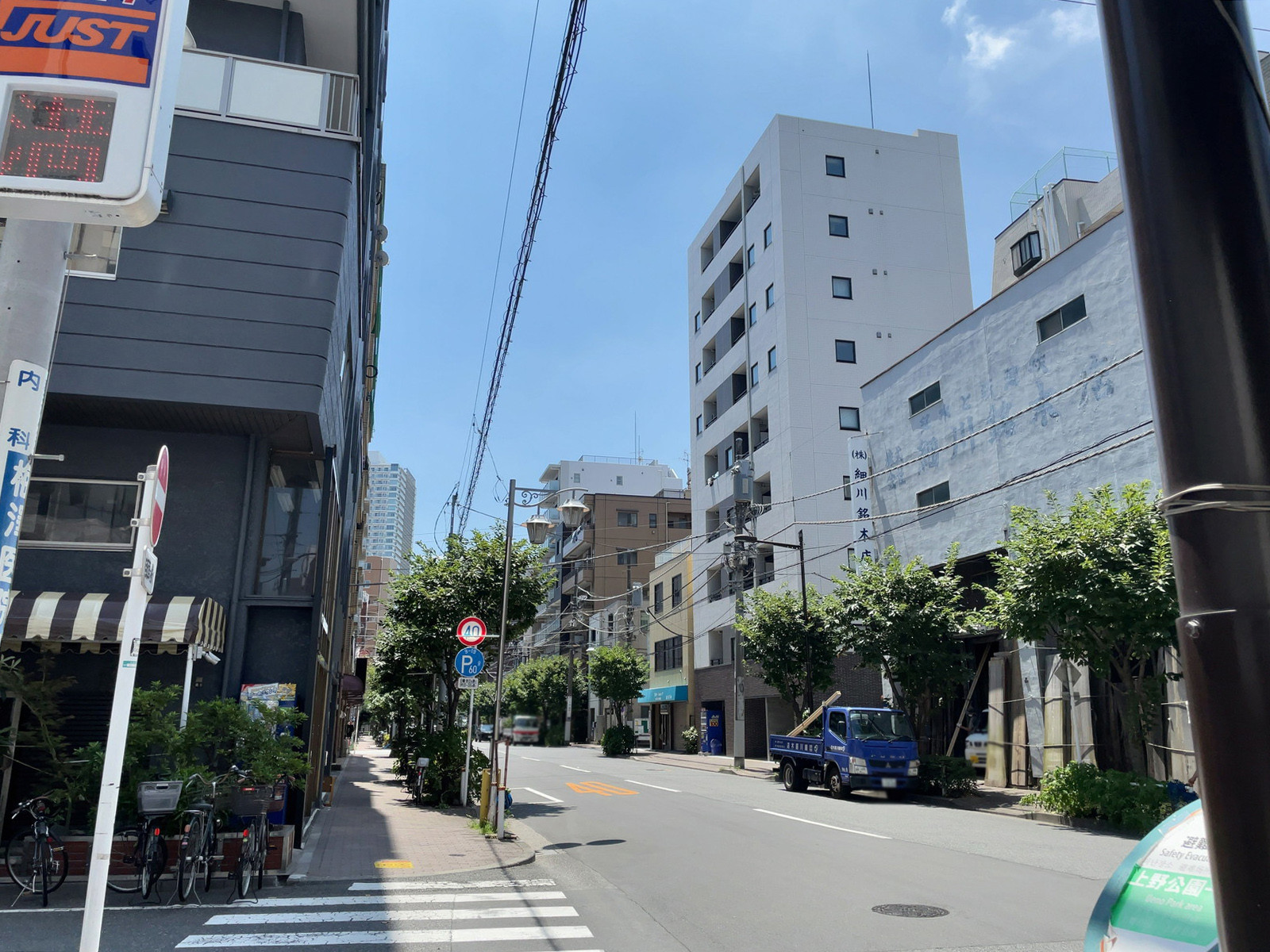 周辺は閑静なエリア
