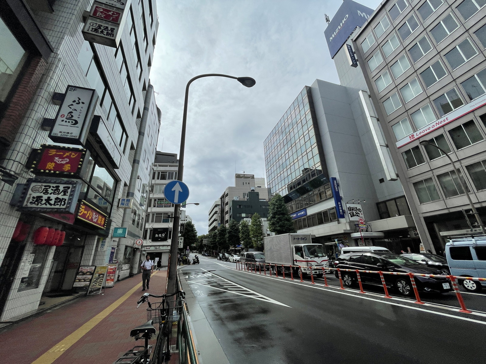 飯田橋第一勧銀稲垣ビル前面の通り