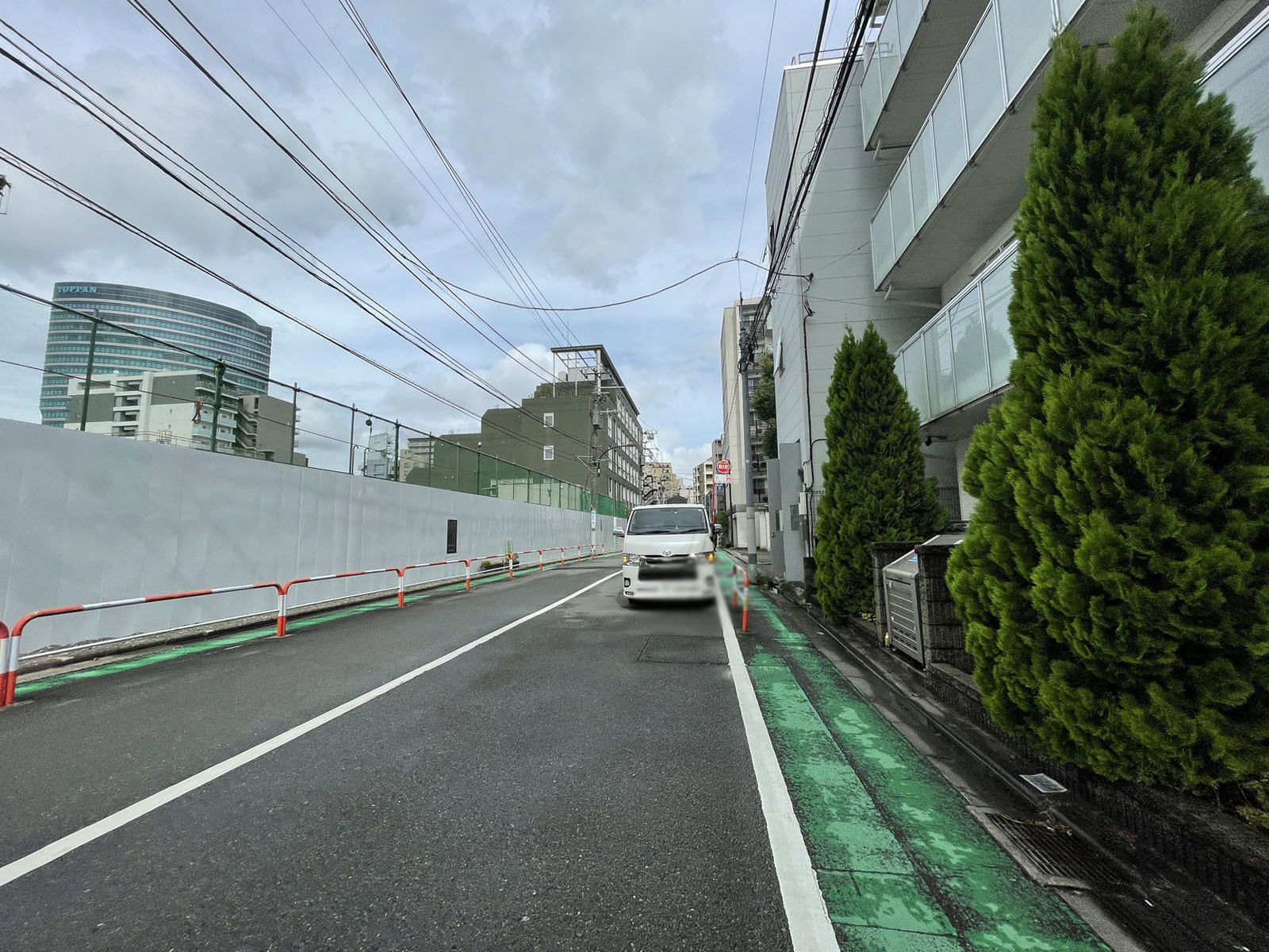 mビル前面の通り
