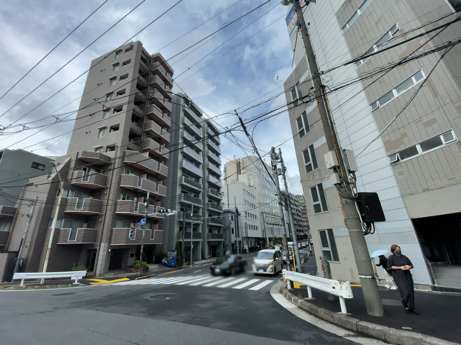 宮田ビル前面の通り