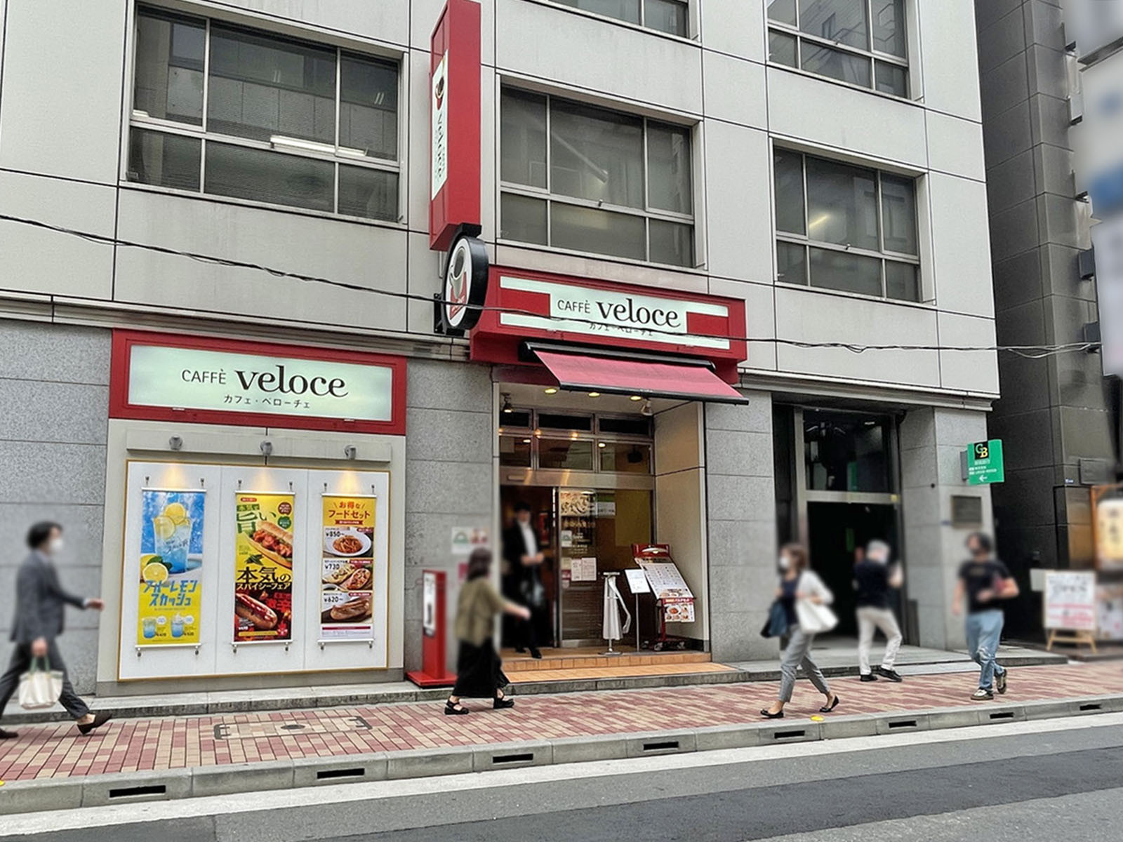 徒歩1分のカフェ・ベローチェ東京駅八重洲口店