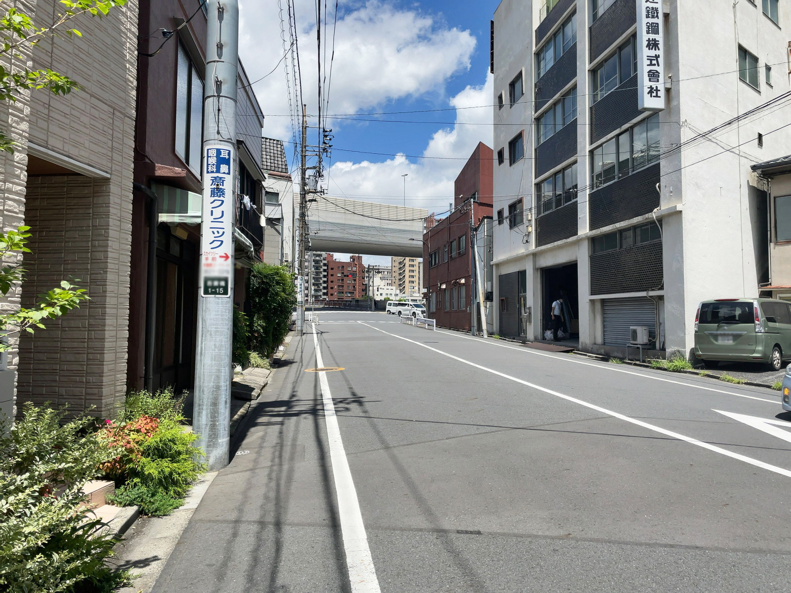 吾妻橋第二ビル前面の通り
