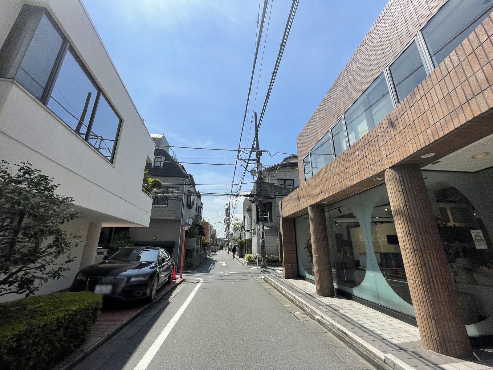 周辺は落ち着いたエリア