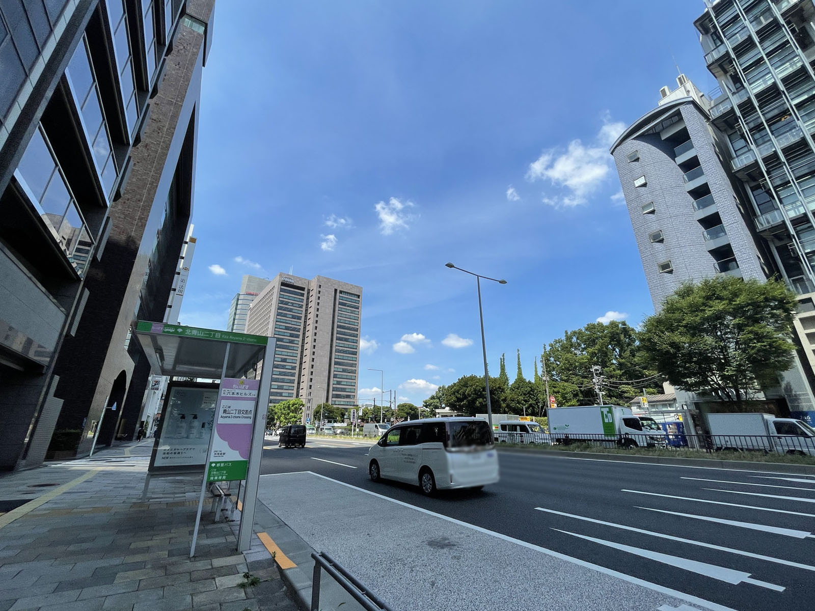 付近の青山通り