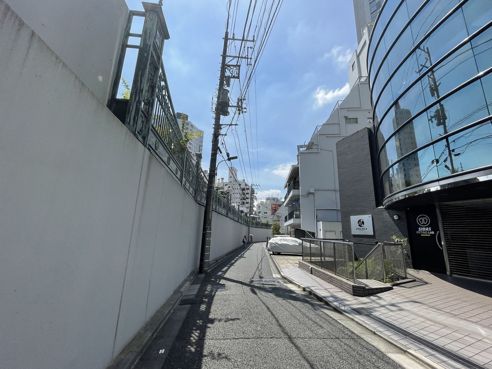 南青山Kビル前面の通り