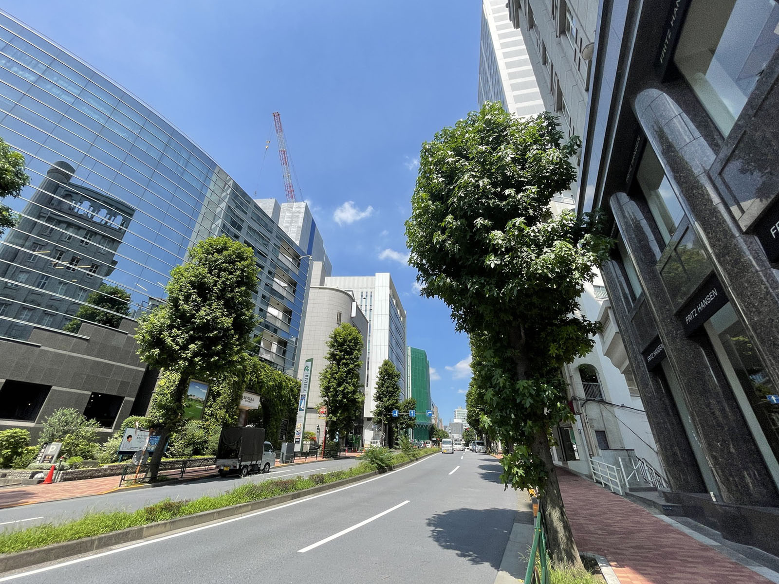 付近の外苑西通り