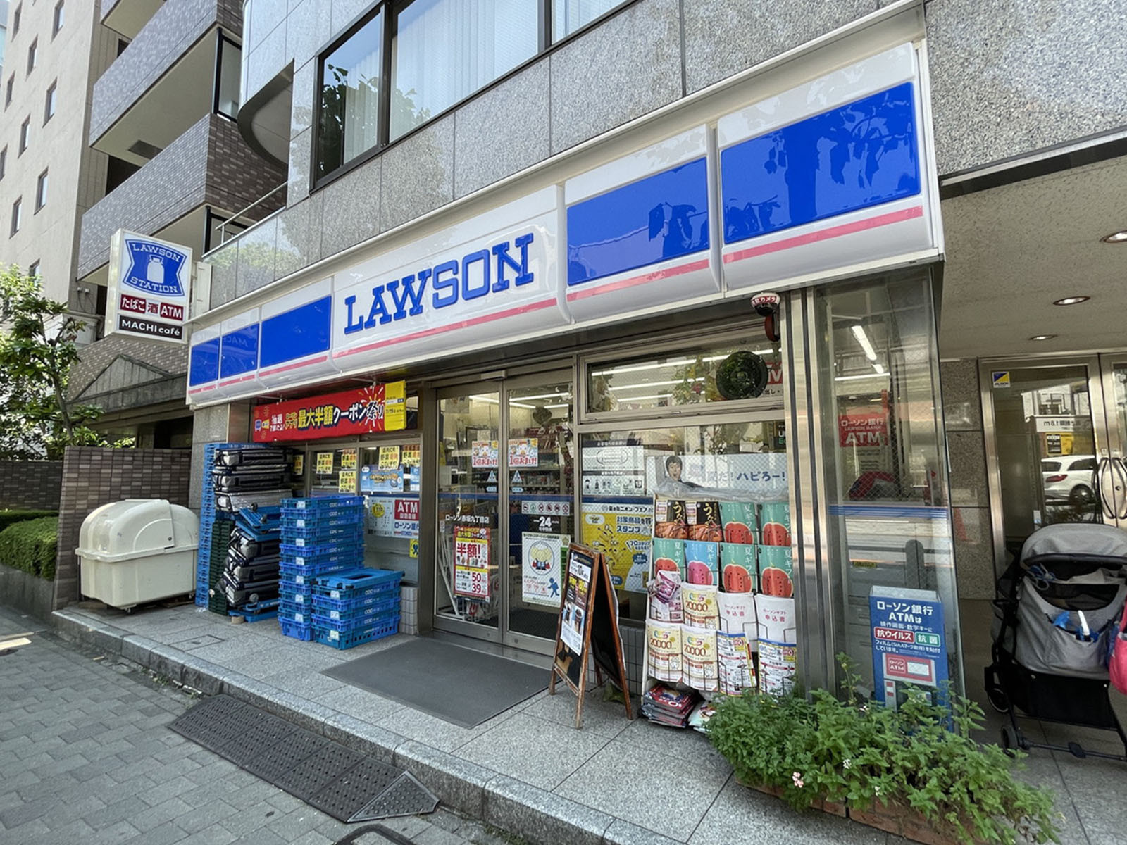 徒歩1分のローソン 赤坂9丁目店