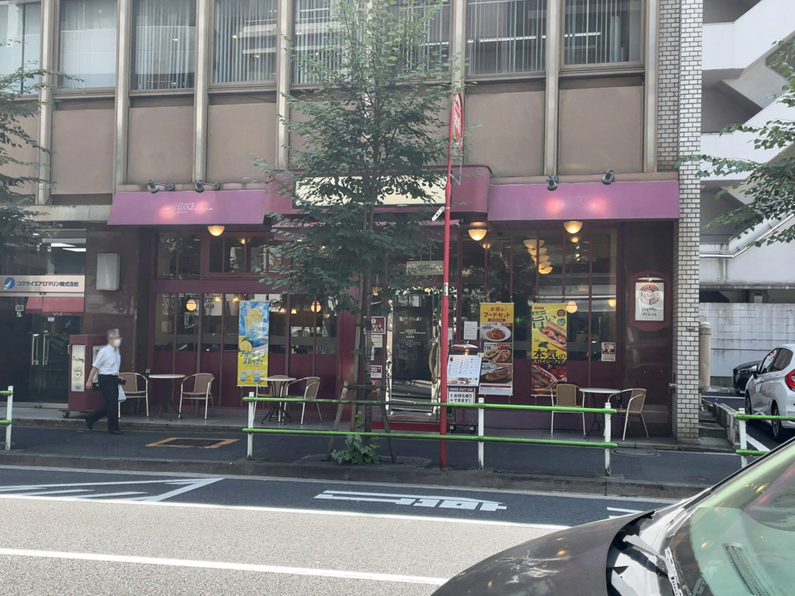 至近のカフェ・ベローチェ 西新橋店