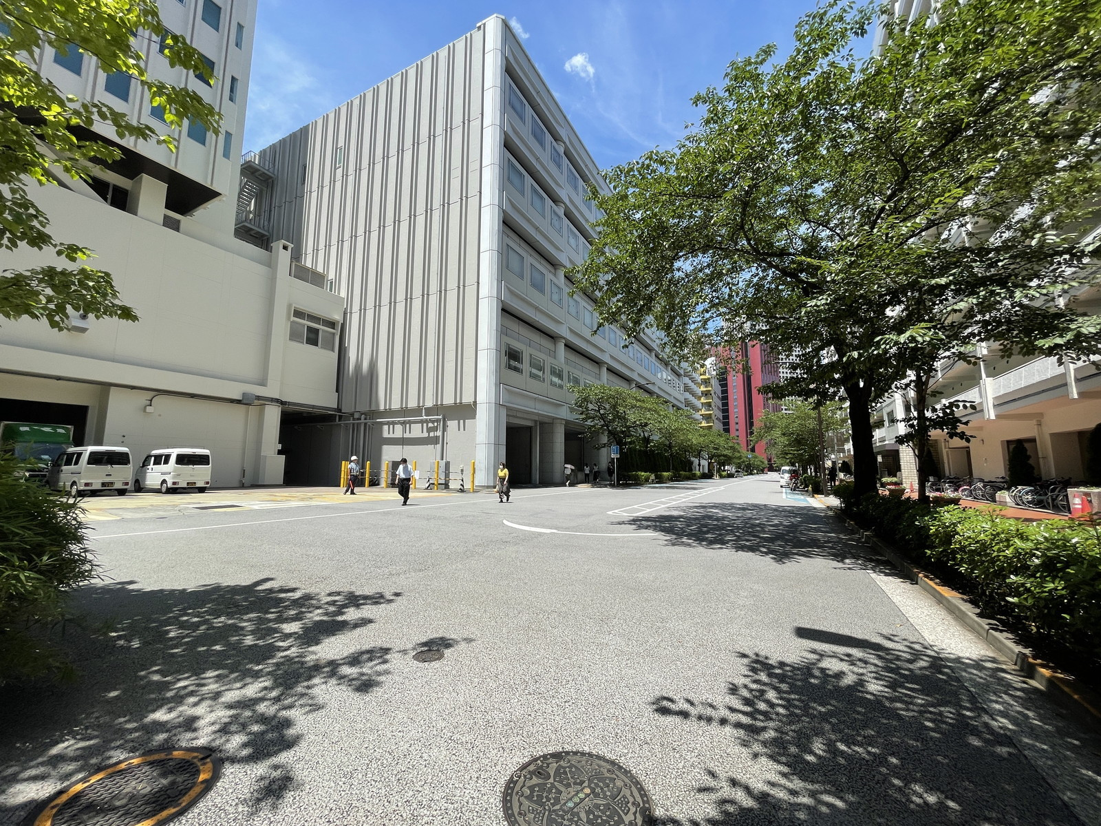 田町きよたビル前面の通り