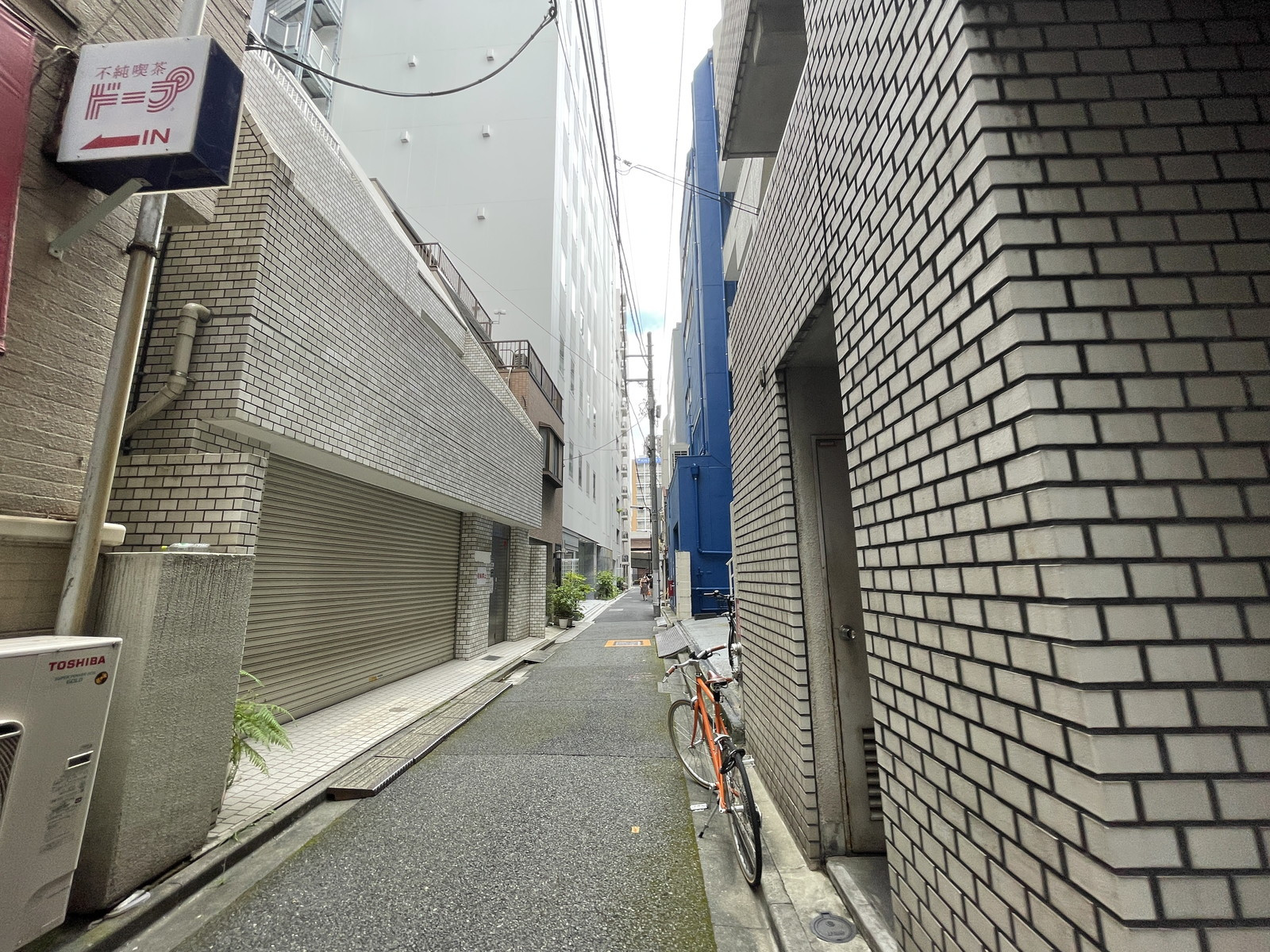 神田THビル前面の通り