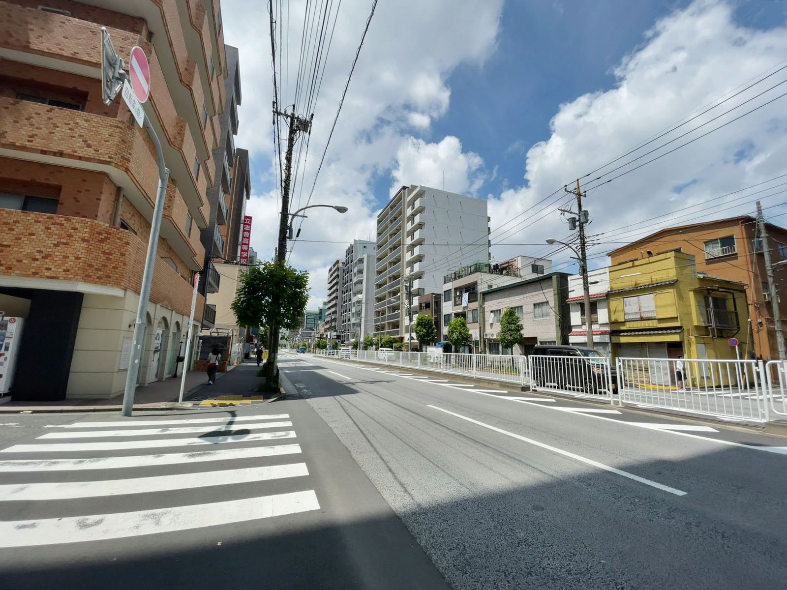 近くの蔵前橋通り