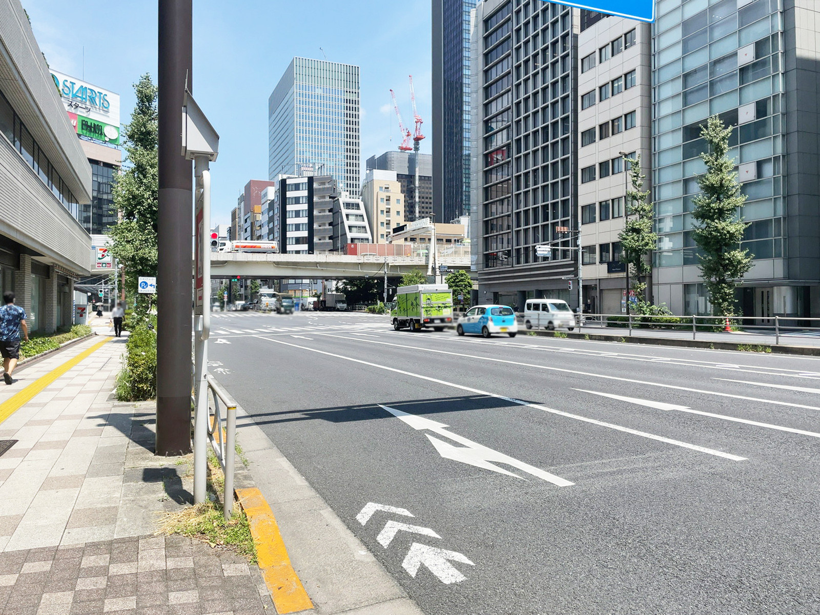 TOP浜松町ビル前面の第一京浜