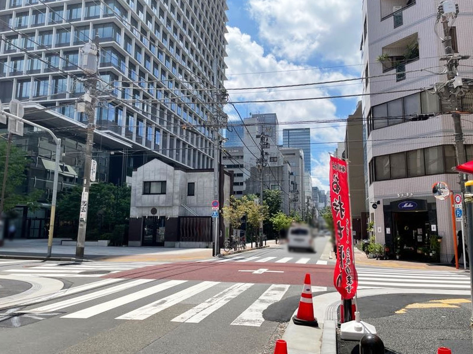 ダイワビル前面の道路
