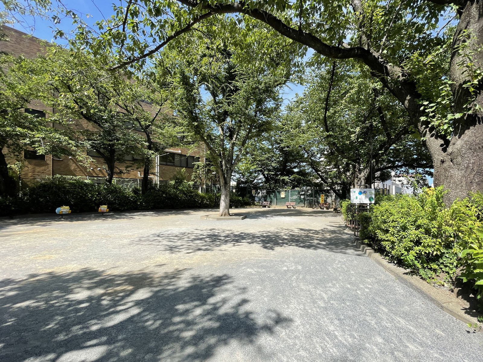 付近の豊島区立駒込公園