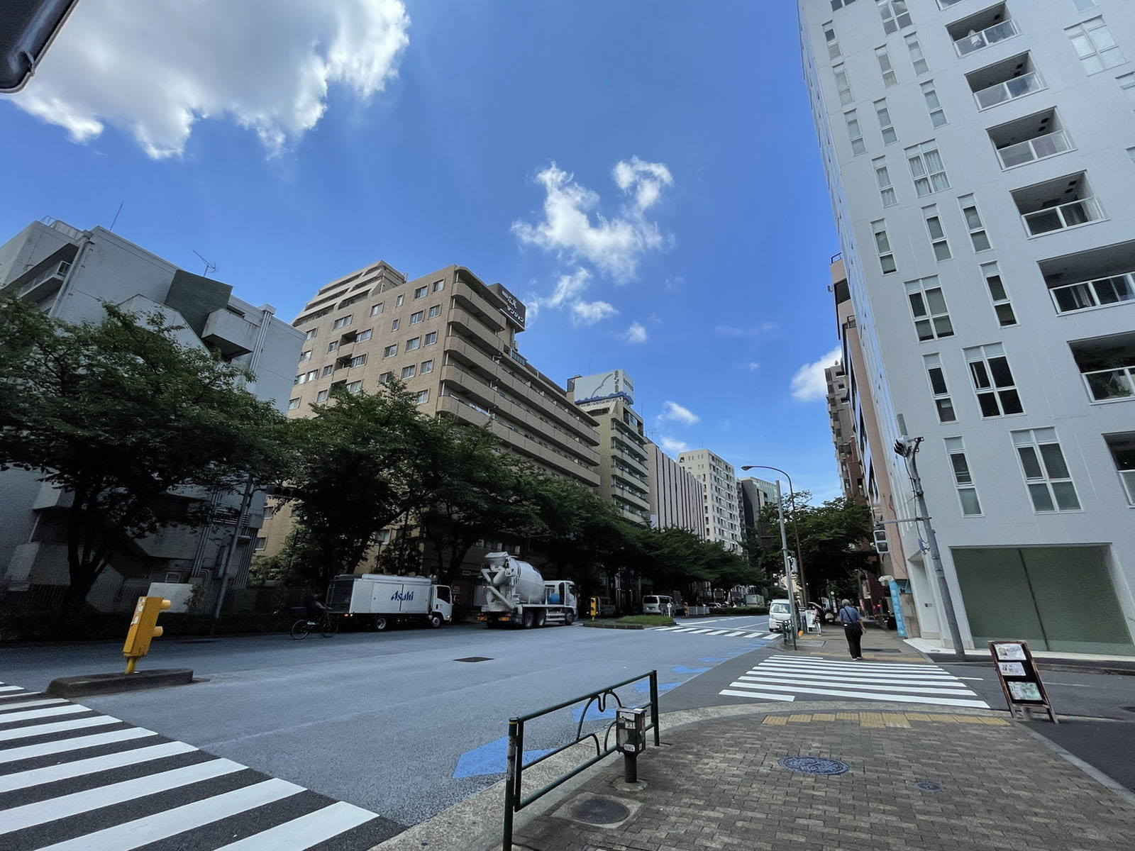 TM広尾ビル前面の明治通り