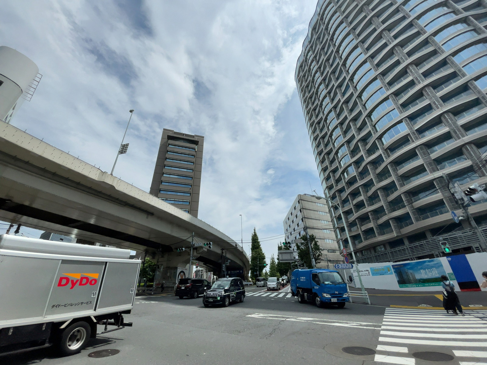 付近の北参道交差点