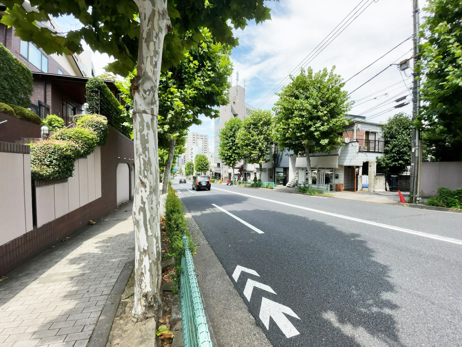 CIM高輪ビル前面の魚藍坂