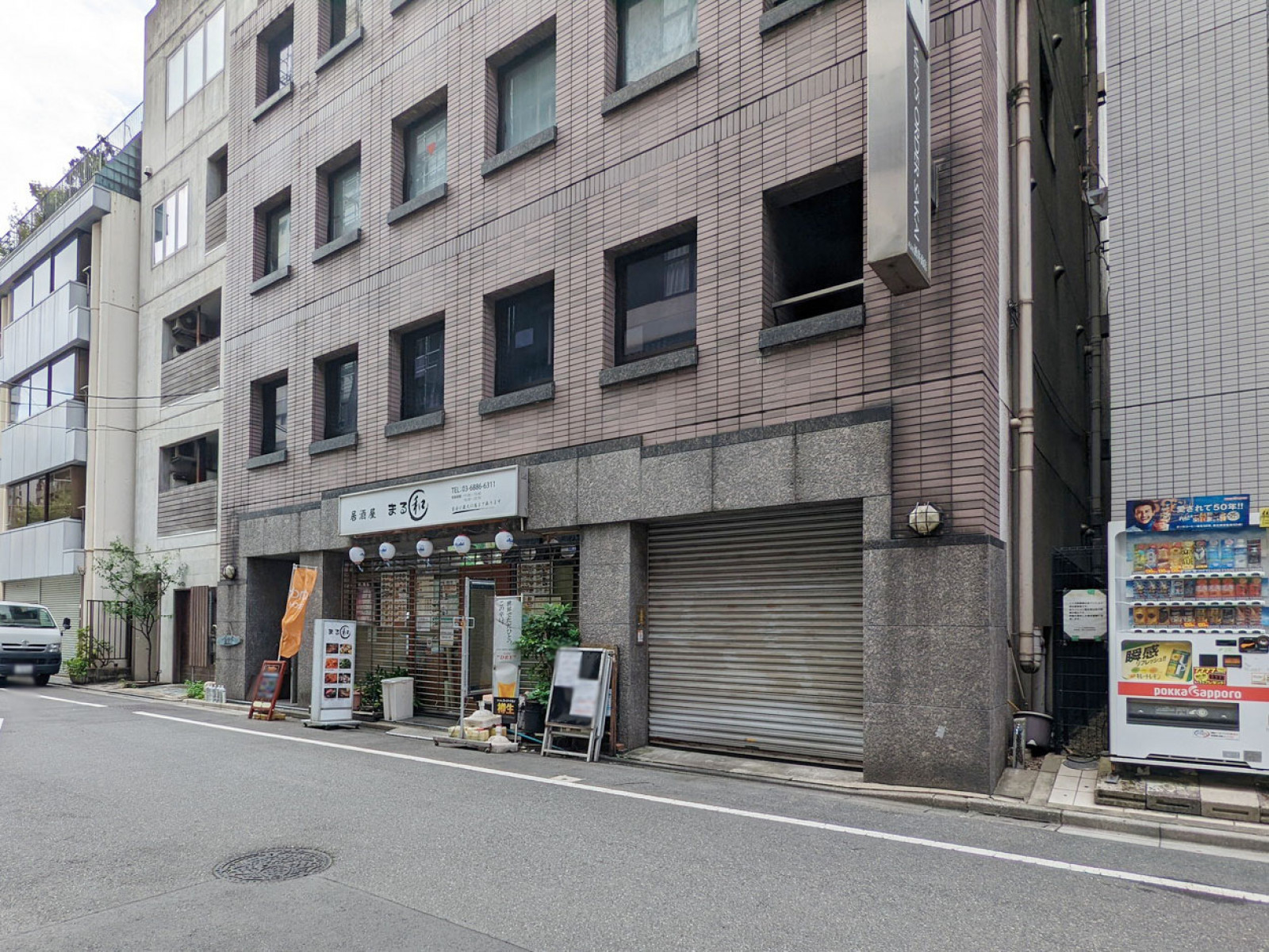 神田KSビル前面の通り