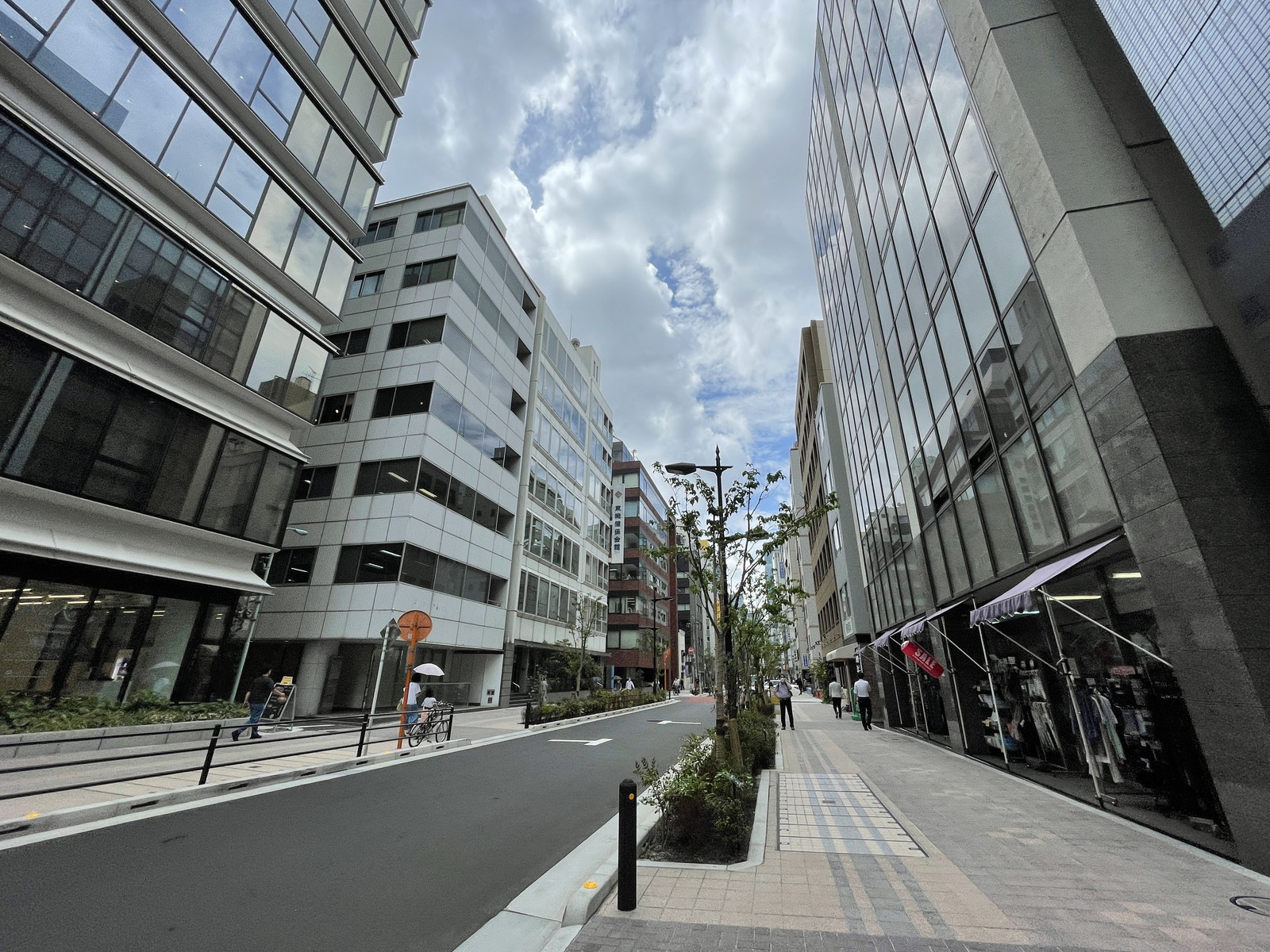 JL日本橋ビル前面の通り