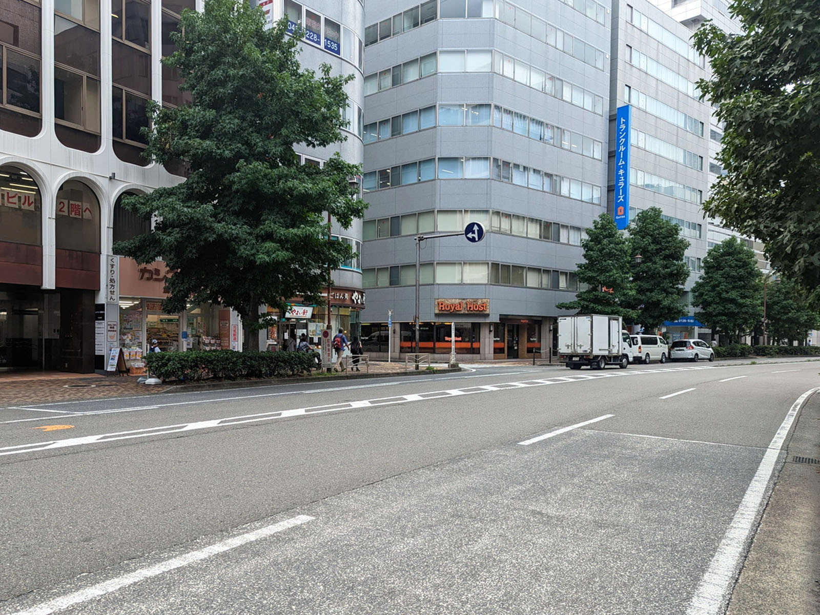 オフィス前面の尾上町通り
