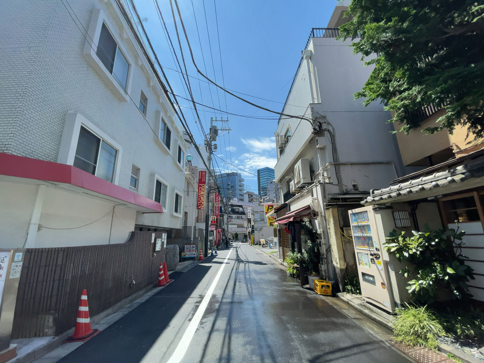 グランエスト前面の通り
