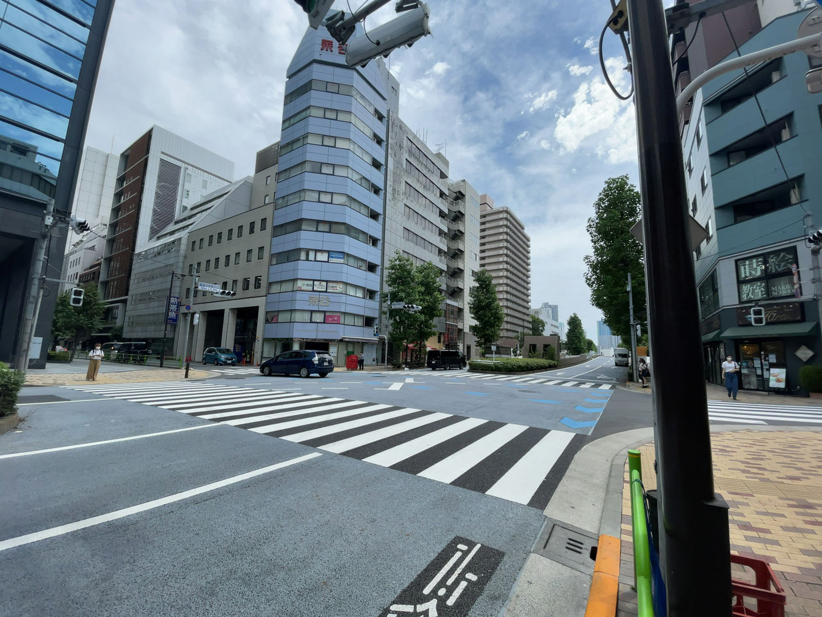 東銀座ビル前面の中央市場通り