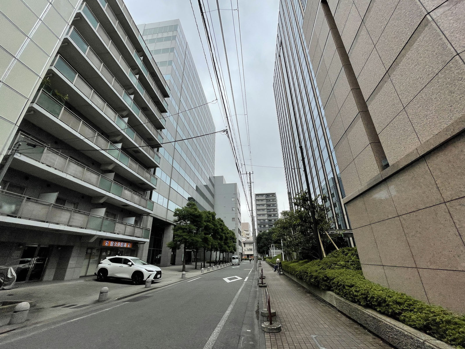 大森プライムビル前面の通り