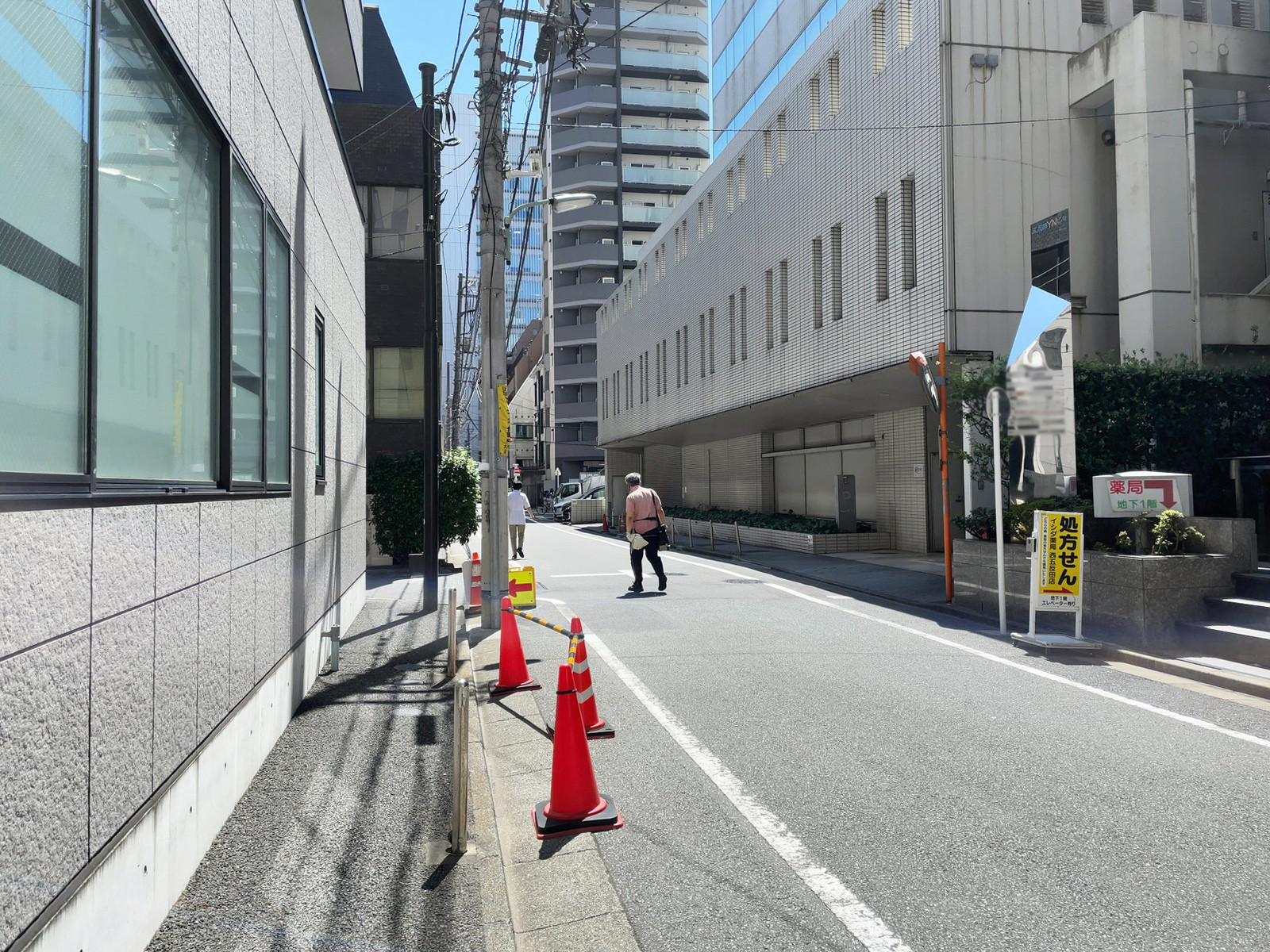 五反田YNビル前面の通り